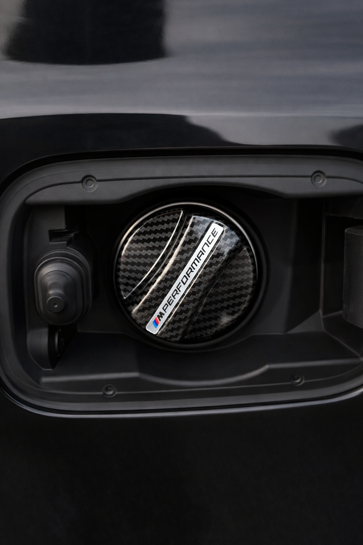 Carbon Tankdeckel Abdeckung BMW M Performance im eleganten Design für BMW-Fahrzeuge.